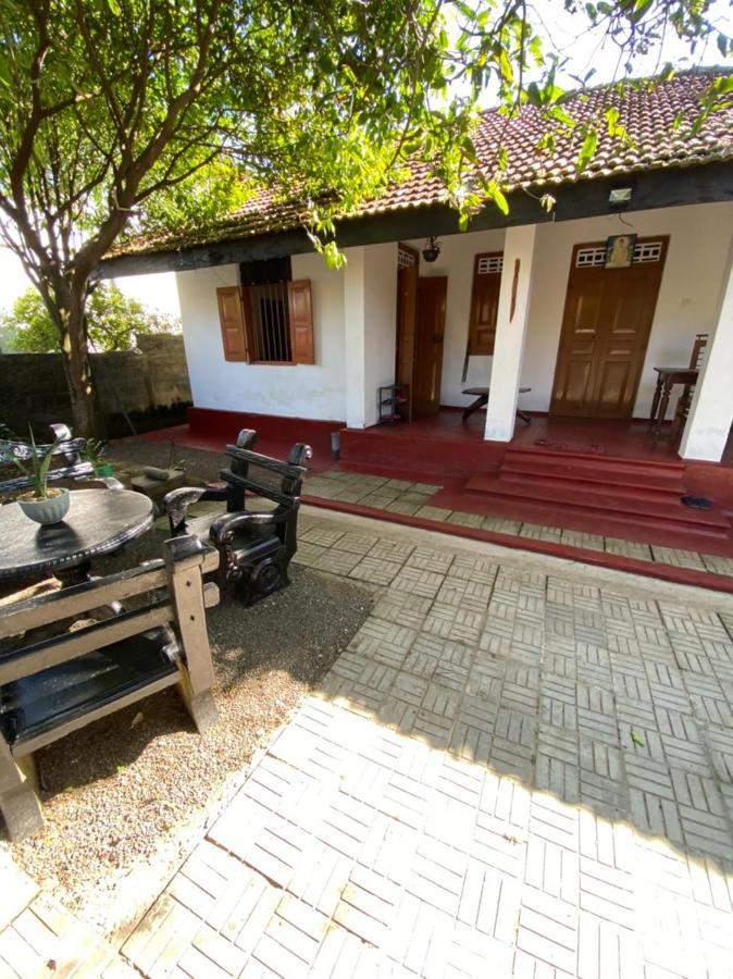 Ami Place Rooms With Kitchen ฮิกคาดูวา ภายนอก รูปภาพ