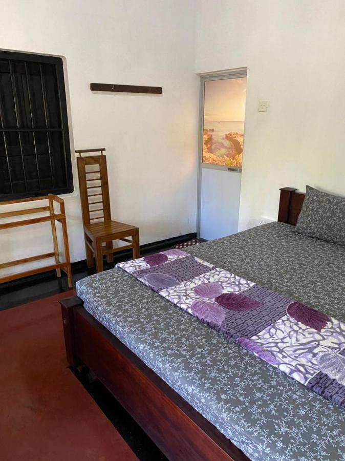 Ami Place Rooms With Kitchen ฮิกคาดูวา ภายนอก รูปภาพ